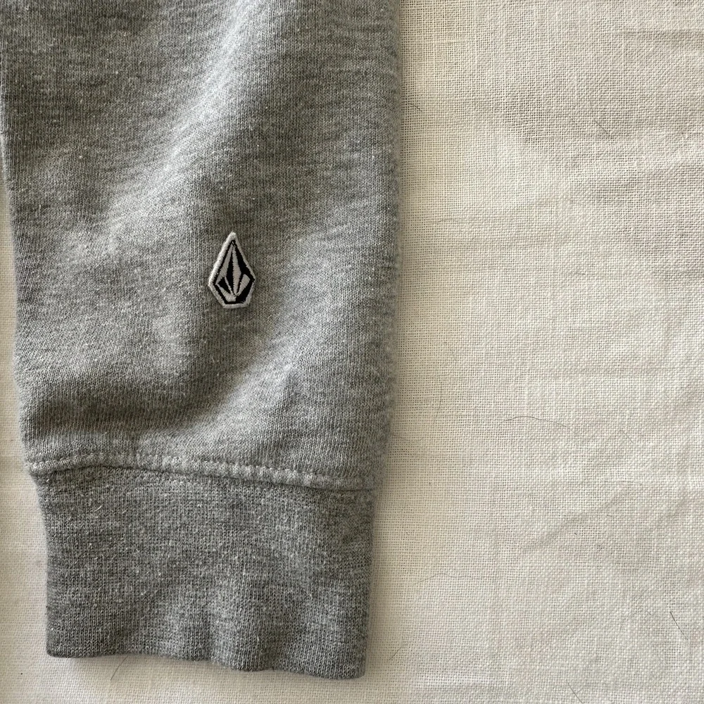 Volcom‎ Hoodie Youth Large Grey Pullover Sweatshirt Peace is Progress Zip Up